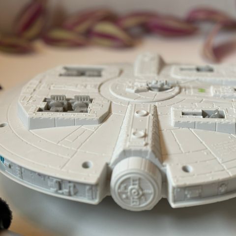 Star Wars Millennium Falcon