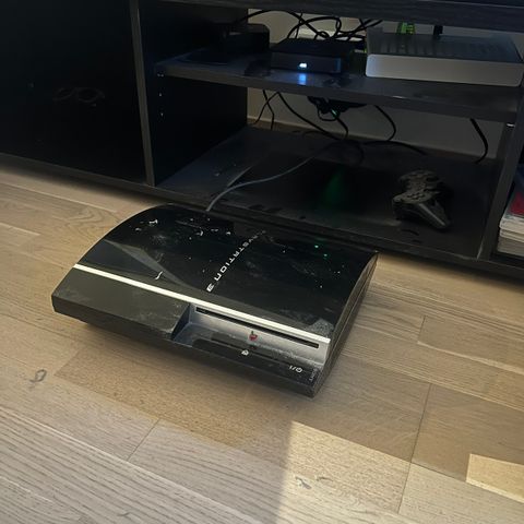 PlayStation 3 konsoll og spill.