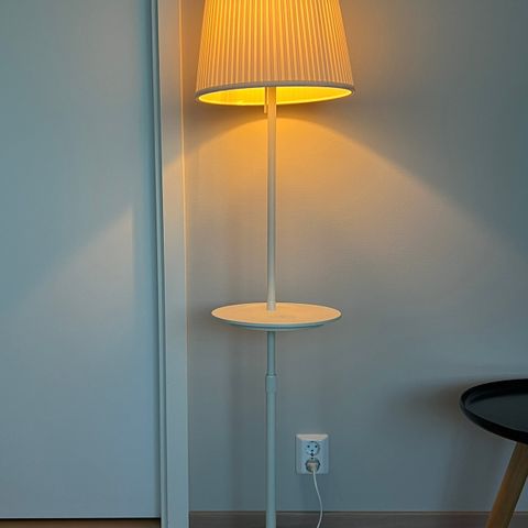 IKEA Varv gulvlampe med ladeplate