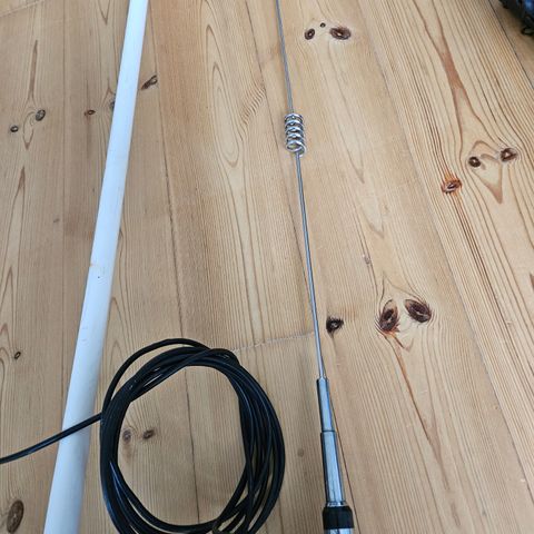 Comet vhf uhf mobil antenne med magnet feste