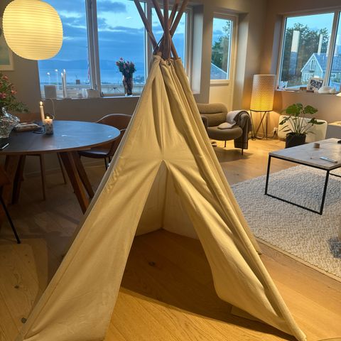 Tipi/Leketelt i hvit