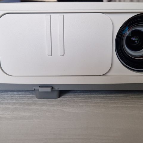 NEC PE401H Projector