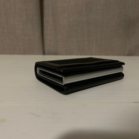 2 wallets