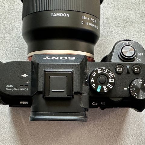 Sony A7RII kamerahus selges alene eller med div utstyr