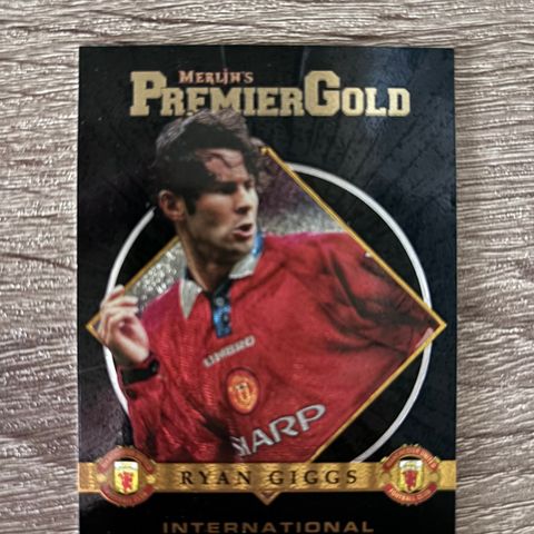 Premier Gold 96-97 International Master of the Game. Ryan Giggs M15