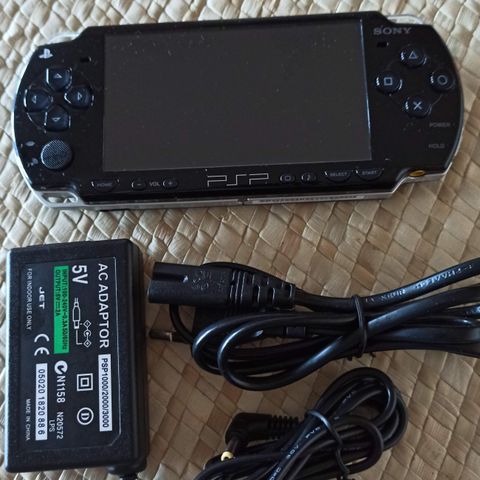 Sony psp 2004 god brukt