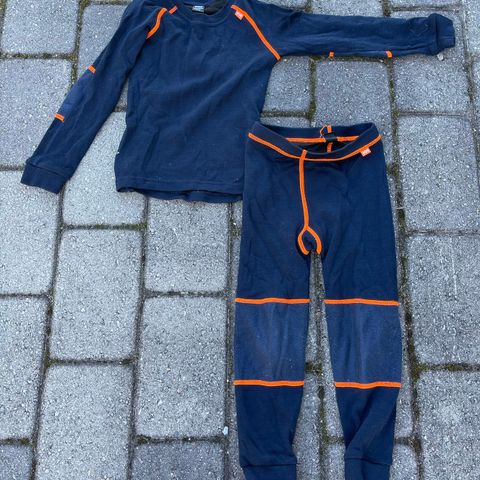 Helly Hansen ullsett i str 104