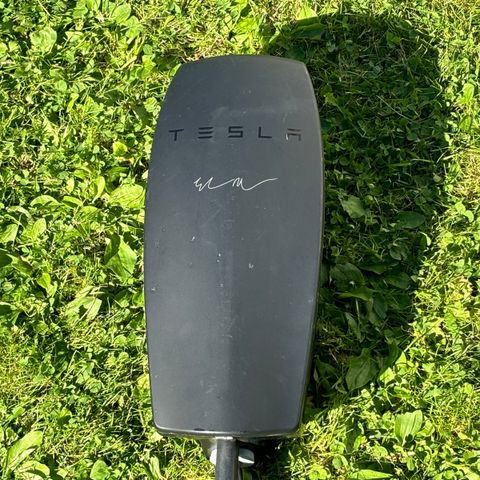 Tesla Signature Wall Charger / el-bil vegg lader opptil 22kW