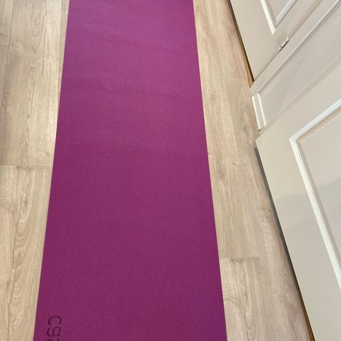 Treningsmatte/yogamatte selges