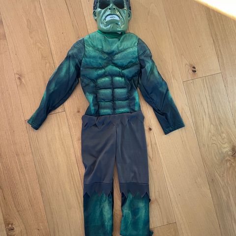 Hulk kostyme ca 4-6år..