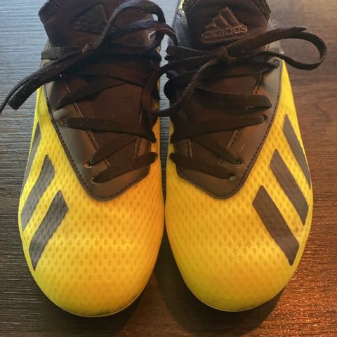 Adidas Fotballsko i str 18,3