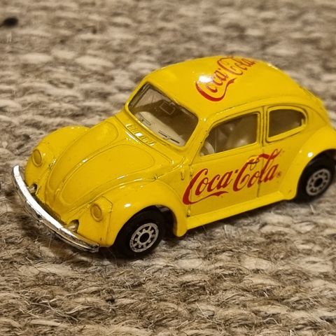 Volkswagen 1300 med Coca-Cola reklame