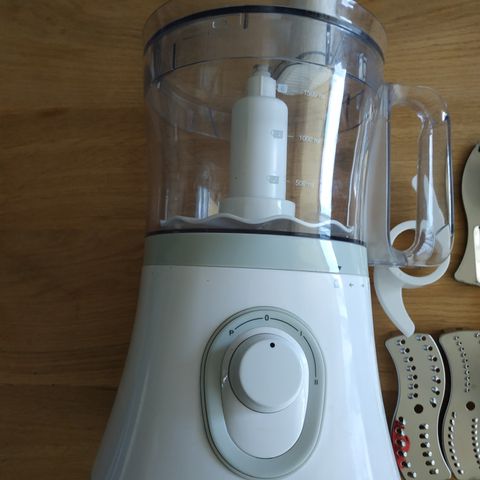 OBH Nordica foodprosessor 600 Watt, 2 hastigheter og pulsfunksjon