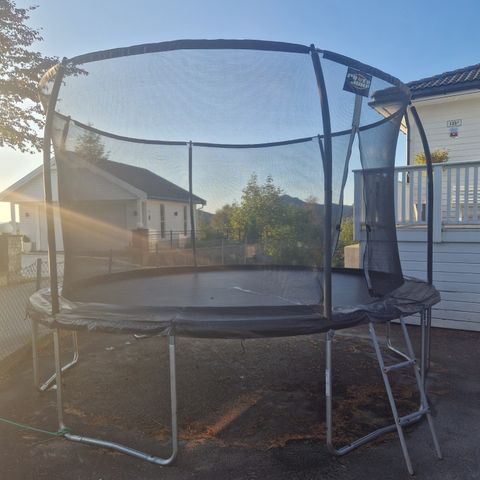 Trampoline