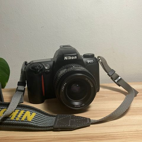 Nikon F65 med 35-70mm