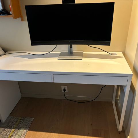 MICKE arbeids/skrivebord fra Ikea