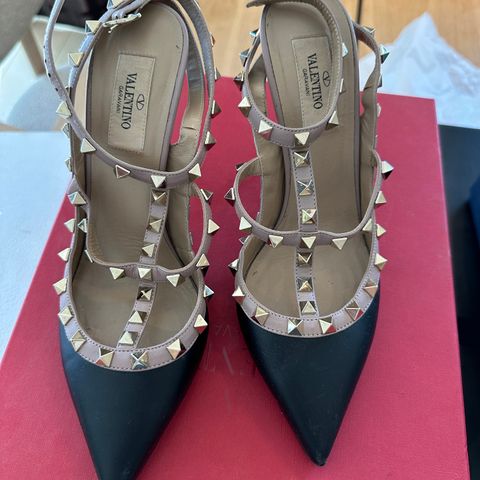 Valentino rock studs