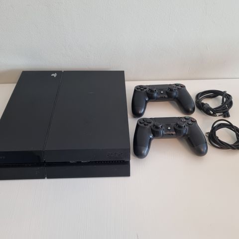 Playstation 4 500GB inkl. 2 kontrollere