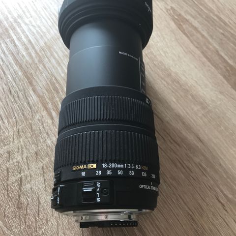 Sigma DC 18-200 mm