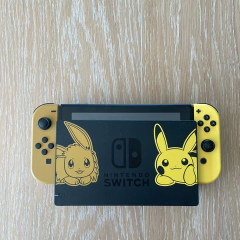 Pent og lite brukt Nintendo Switch,  Pokémon edition