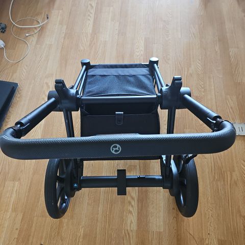 Cybex e-priam understell selges