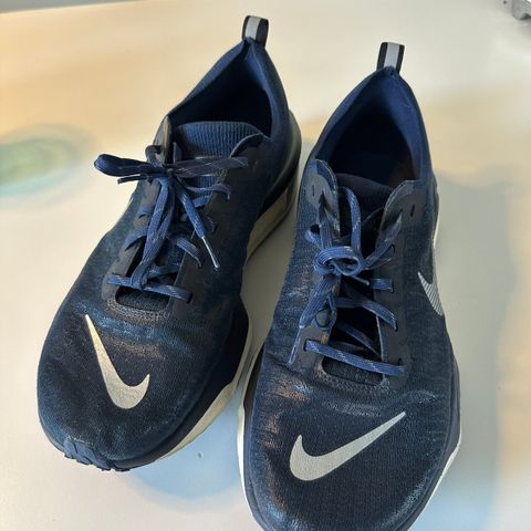 Nike zoomx invincible 3 str 47