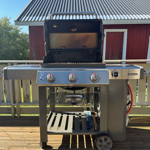 Weber Genesis II +litt utstyr og gass