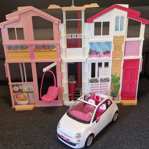 Barbiehus m/bil Fiat 500