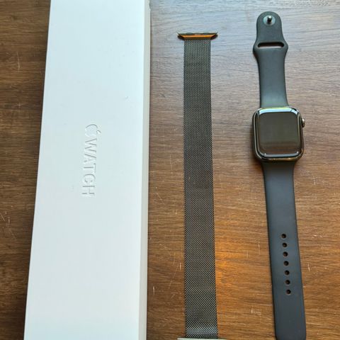 Apple Watch Series 8 GPS + Cellular 45mm Graphite Stainless Steel