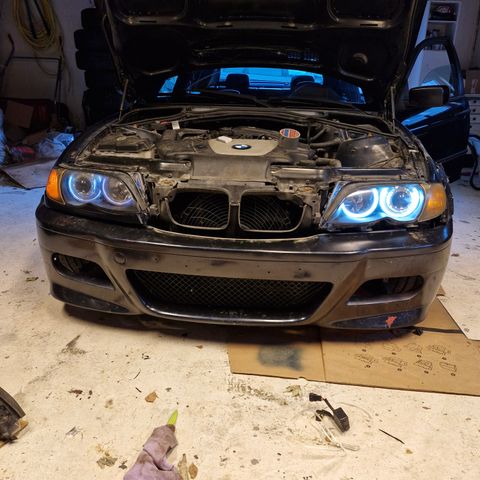 Bmw e46 lykter med angel eyes