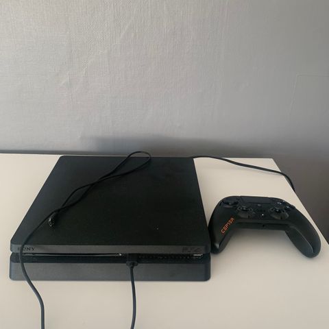 Ps4 Slim og ny ps4 kontroll