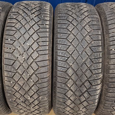 235/55R19Continental Contact 7 piggfrie