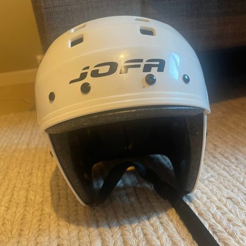 Jofa hockeyhjelm selges