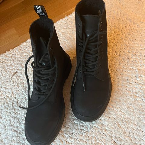 Dr. Martens 1460 Mono FL vintersko str 38