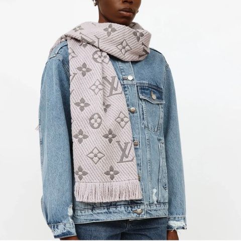 BILLIG LOUIS VUITTON SKJERF SELGES