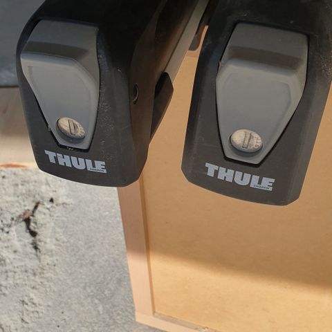 Thule ski holder for T-spor