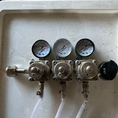 Co2 regulator