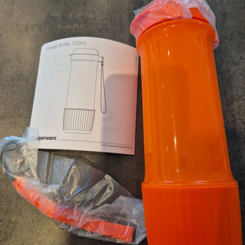 Tupperware infuser bottle / 7dl flaske