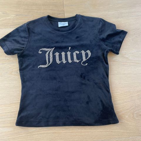 Som ny juicy couture t-skjorte. selges rimelig, ny pris: 600kr