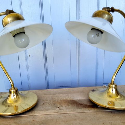 2 skomakerlamper, bordlamper i messing, gamle, noe patina. Lampekonsulenten