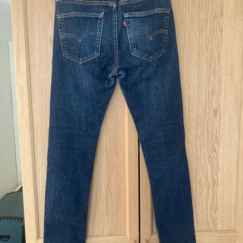 Levis 519