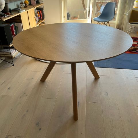 Rundt spisebord. Hay CPH20, Eik, 120cm diameter