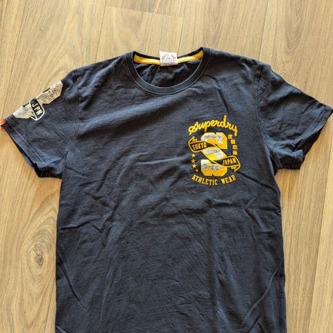 Superdry t skjorte