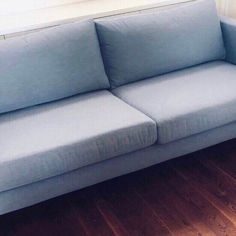 Sofa. Fin Karlstad 3- seter. Lengde: 205 cm. Kan leveres.