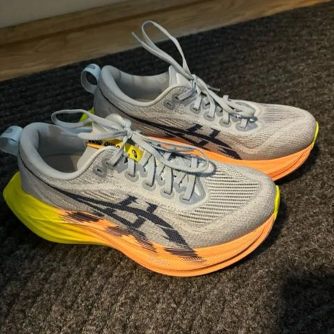 Asics superblast