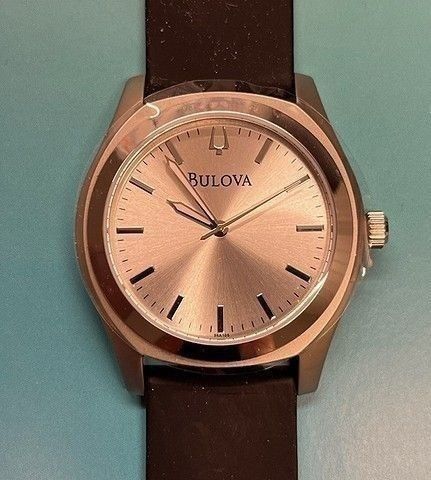 Ny ubrukt Bulova klokke selges.