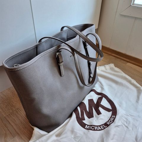 Michael Kors Jet Set Travel Tote