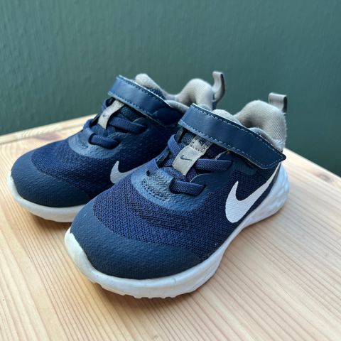 Nike joggesko str 25