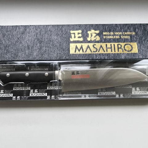 Japansk kniv Masahiro MV-H Santoku 165mm