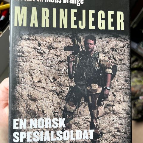 MARINEJEGER - En norsk spesialsoldat forteller. Kenneth Bjerkelund